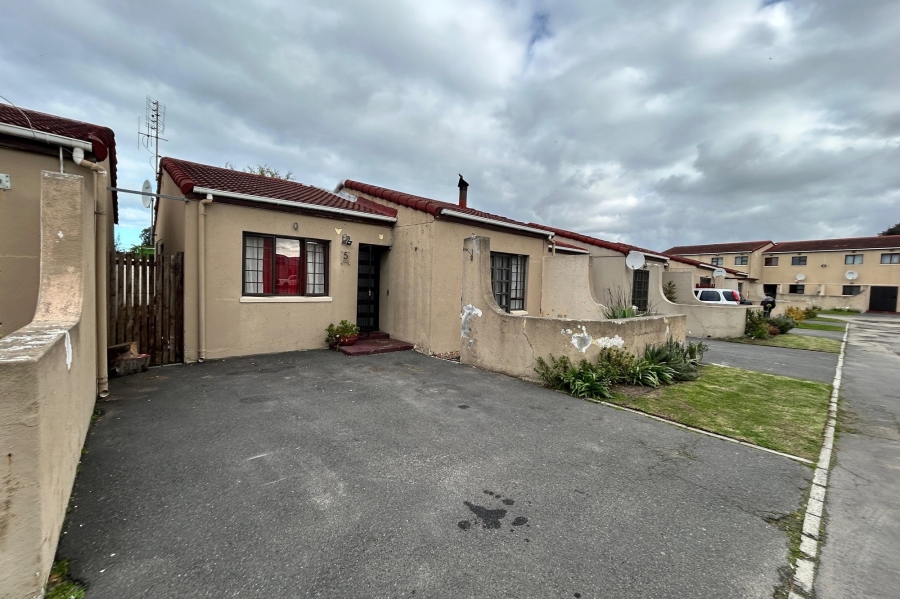 3 Bedroom Property for Sale in Wetton Western Cape